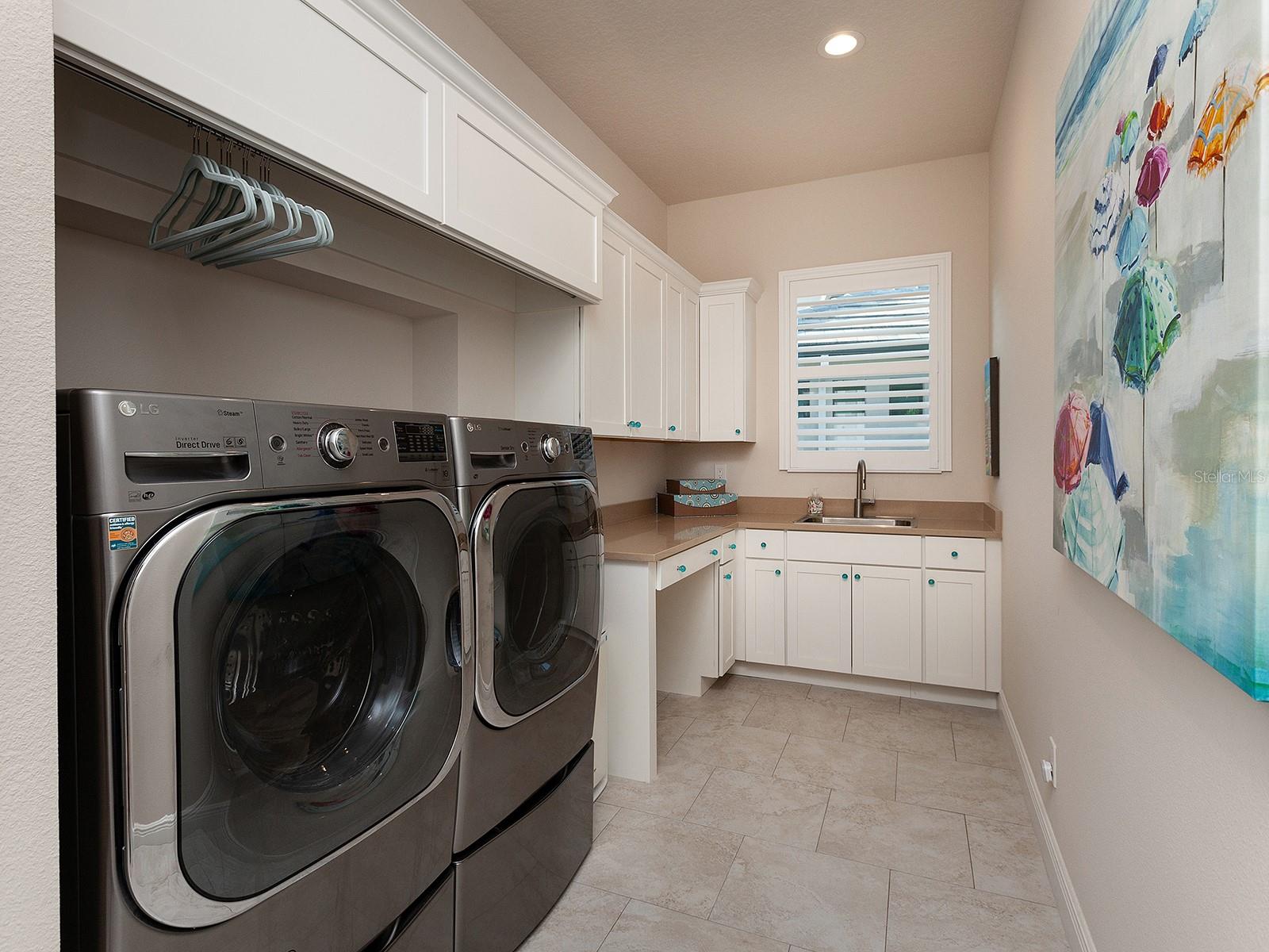 LAKEHOUSE COVE AT WATERSIDE - Residential