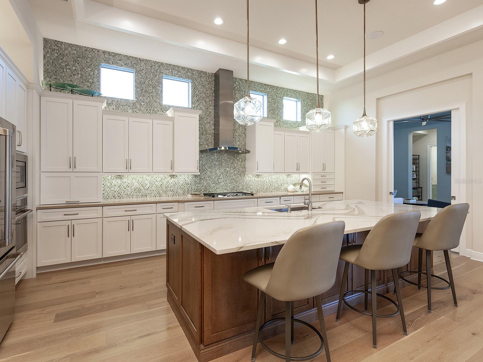 LAKEHOUSE COVE AT WATERSIDE - Residential