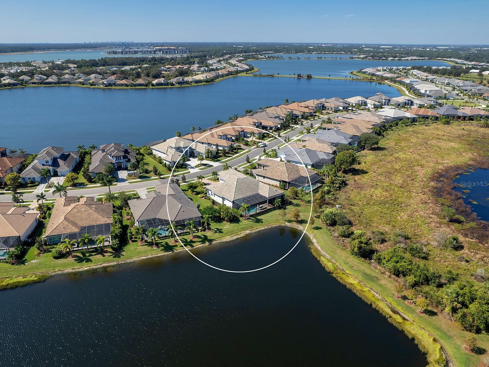 LAKEHOUSE COVE AT WATERSIDE - Residential