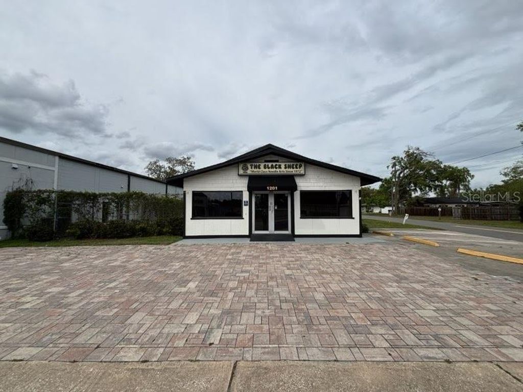 Photo of 1201 W Fairbanks Avenue, Orlando, FL 32804 (MLS # O6391126)