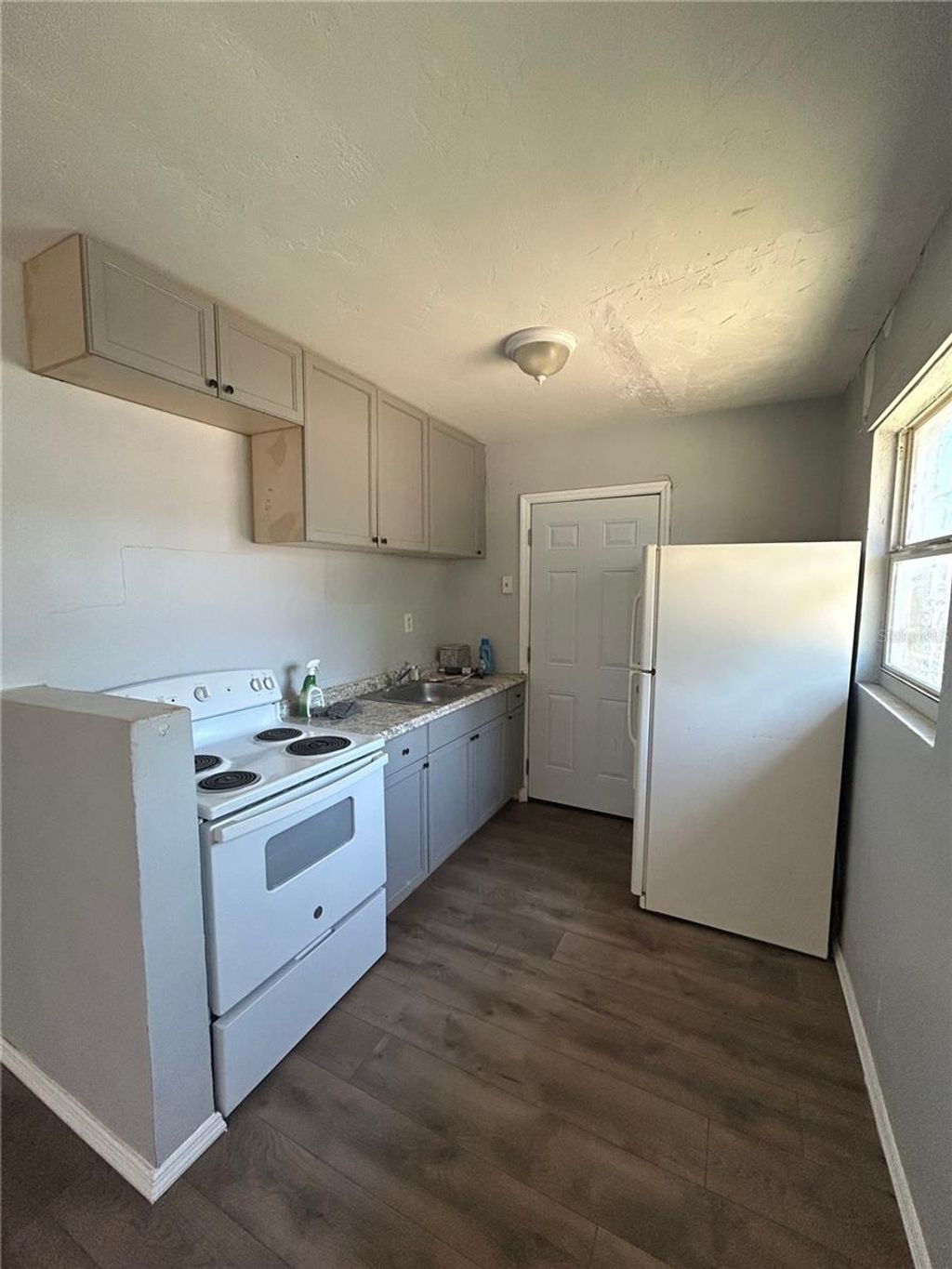 Photo of 1587 20th Street, Sarasota, FL 34234 (MLS # A4669610)