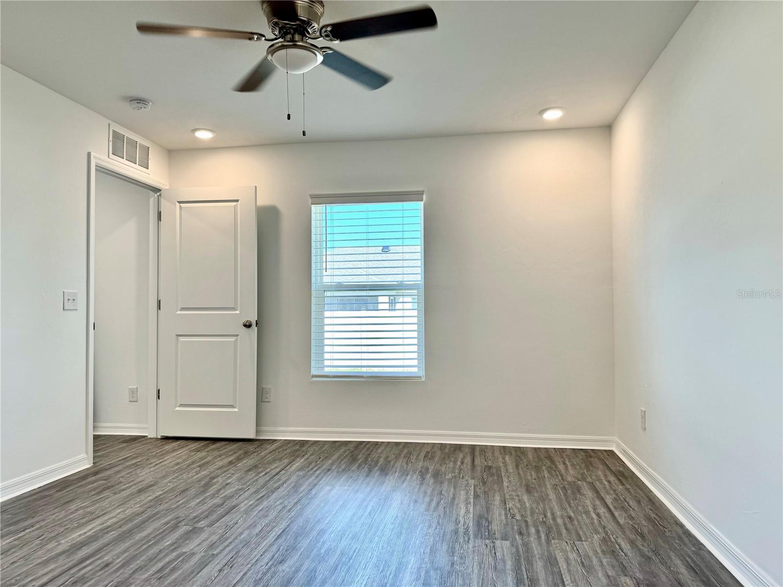 PORT CHARLOTTE SUB 10 - Residential Lease