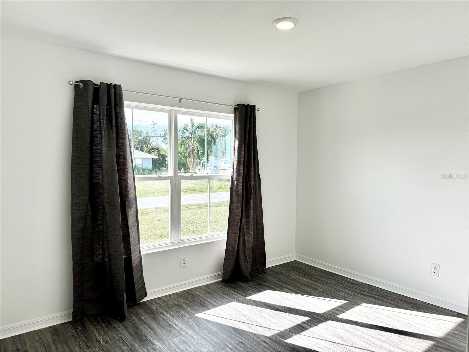 PORT CHARLOTTE SUB 10 - Residential Lease