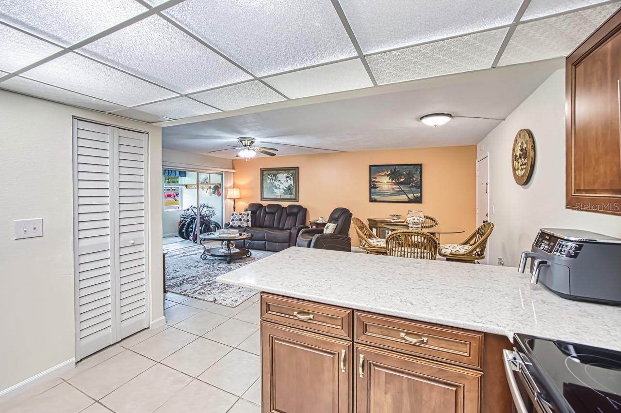 REGENCY HOUSE - Residential