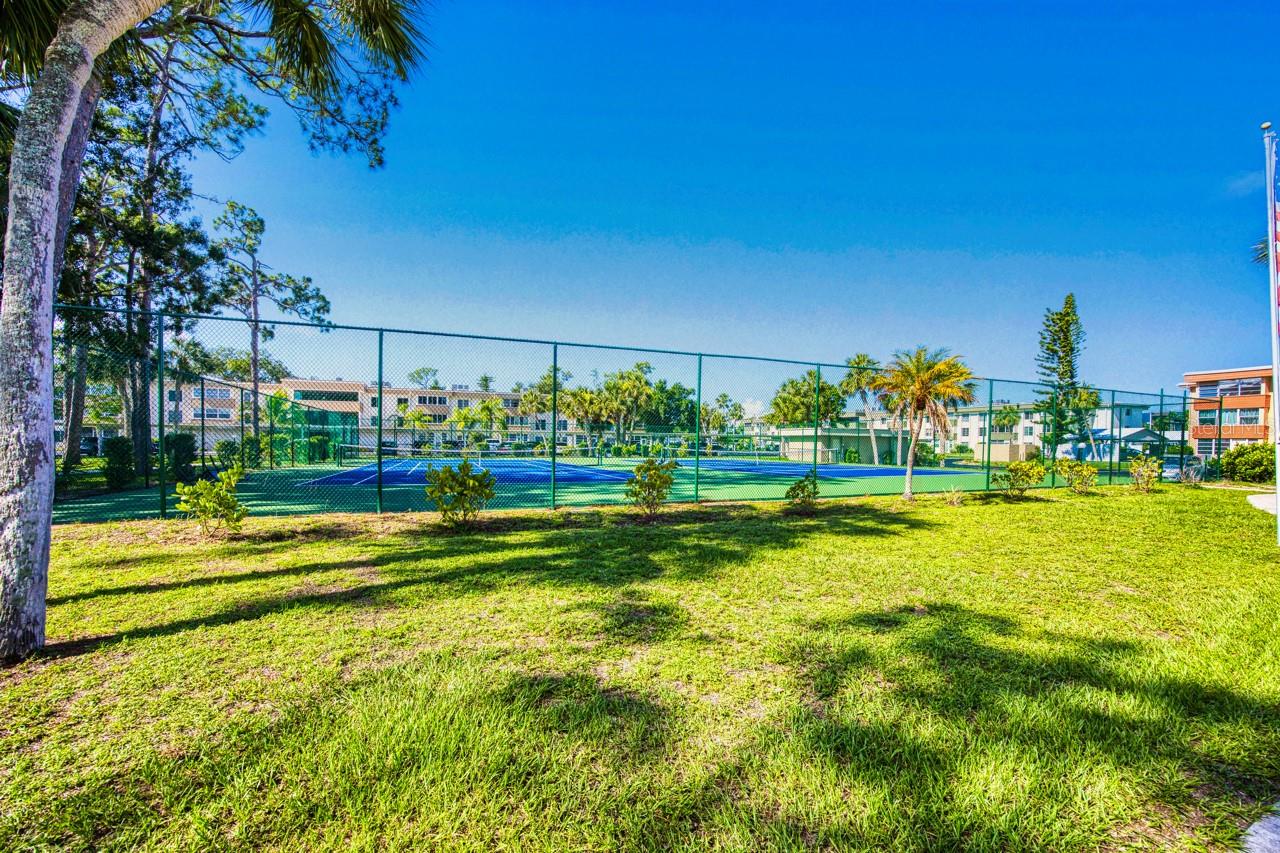 REGENCY HOUSE - Residential