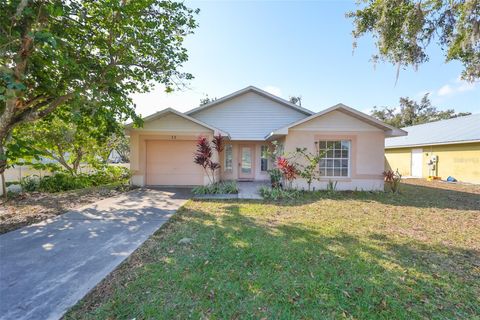 A home in PLANT CITY