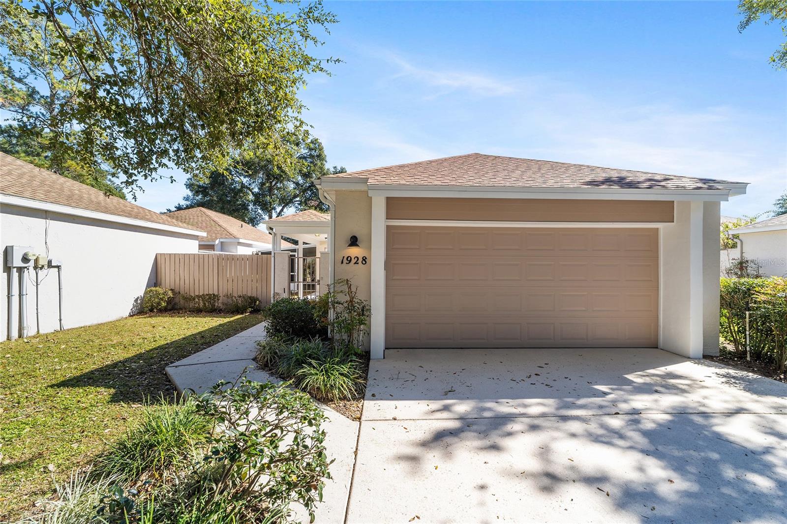 VILLAS/VLG WEST PH 02 - Residential