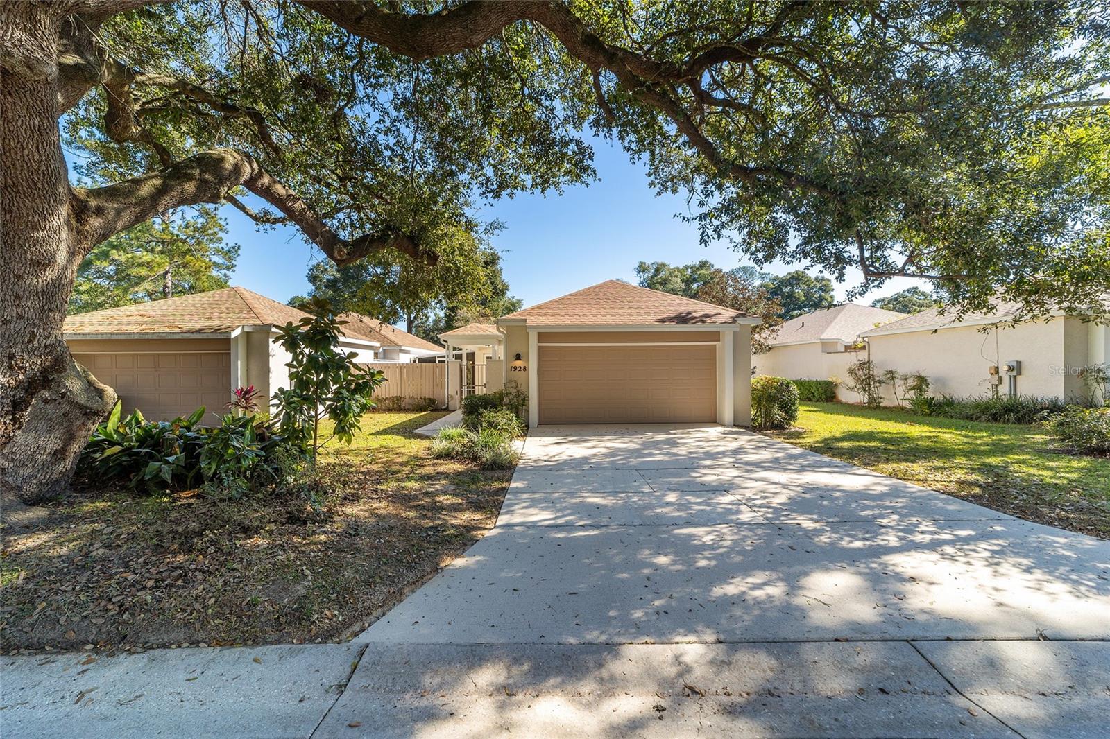 VILLAS/VLG WEST PH 02 - Residential