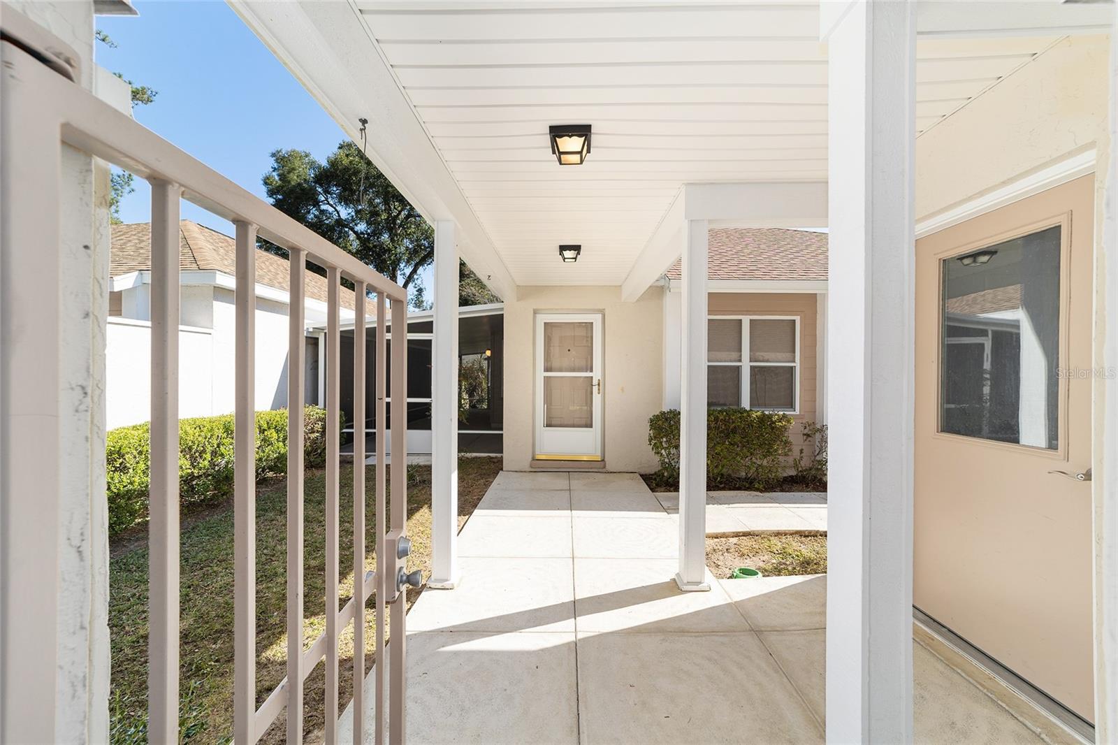 VILLAS/VLG WEST PH 02 - Residential