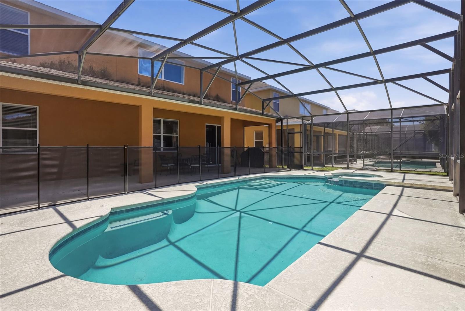 VERANDA PALMS - Residential