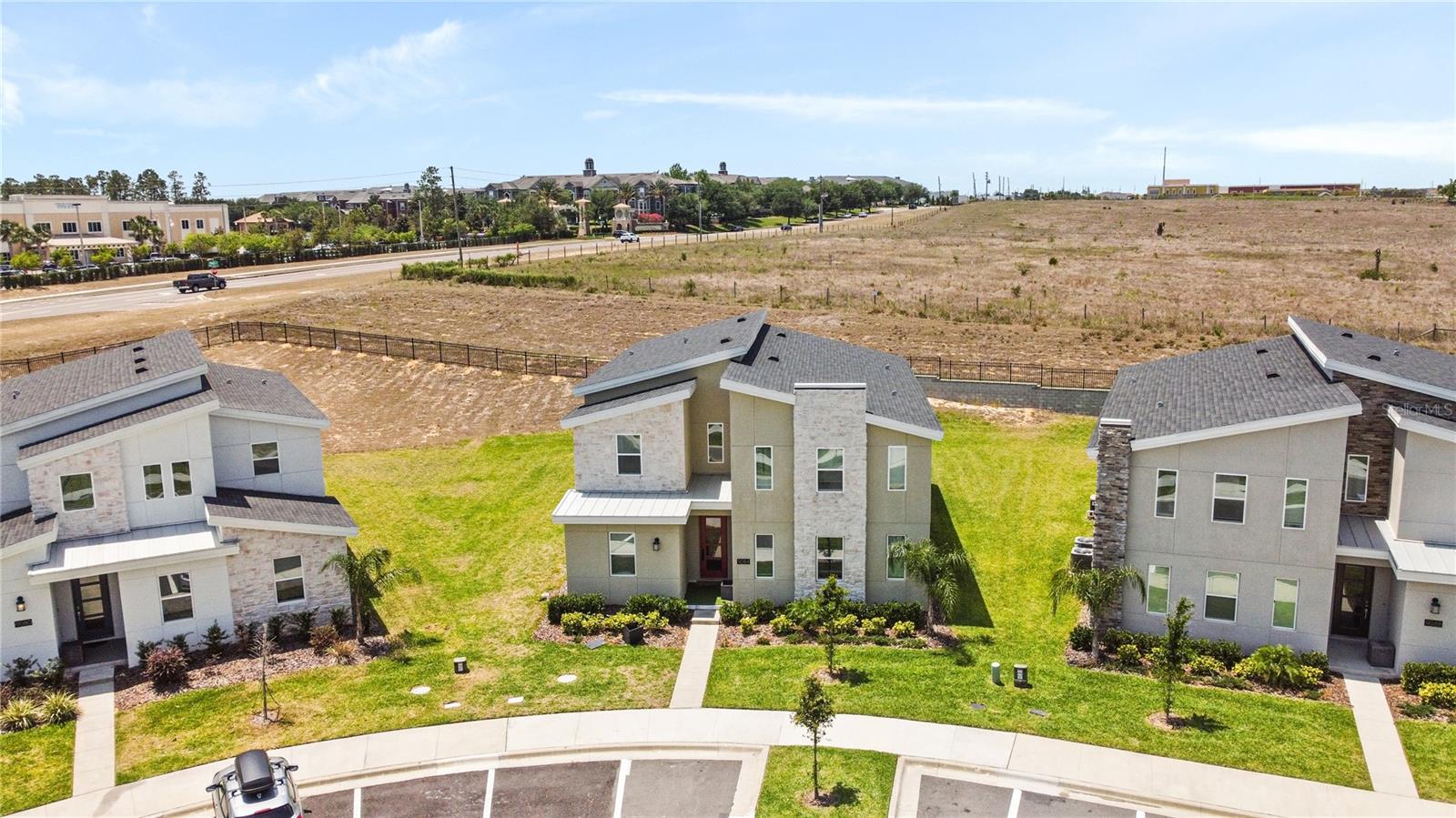 9084 SOMMERSET HILLS DRIVE