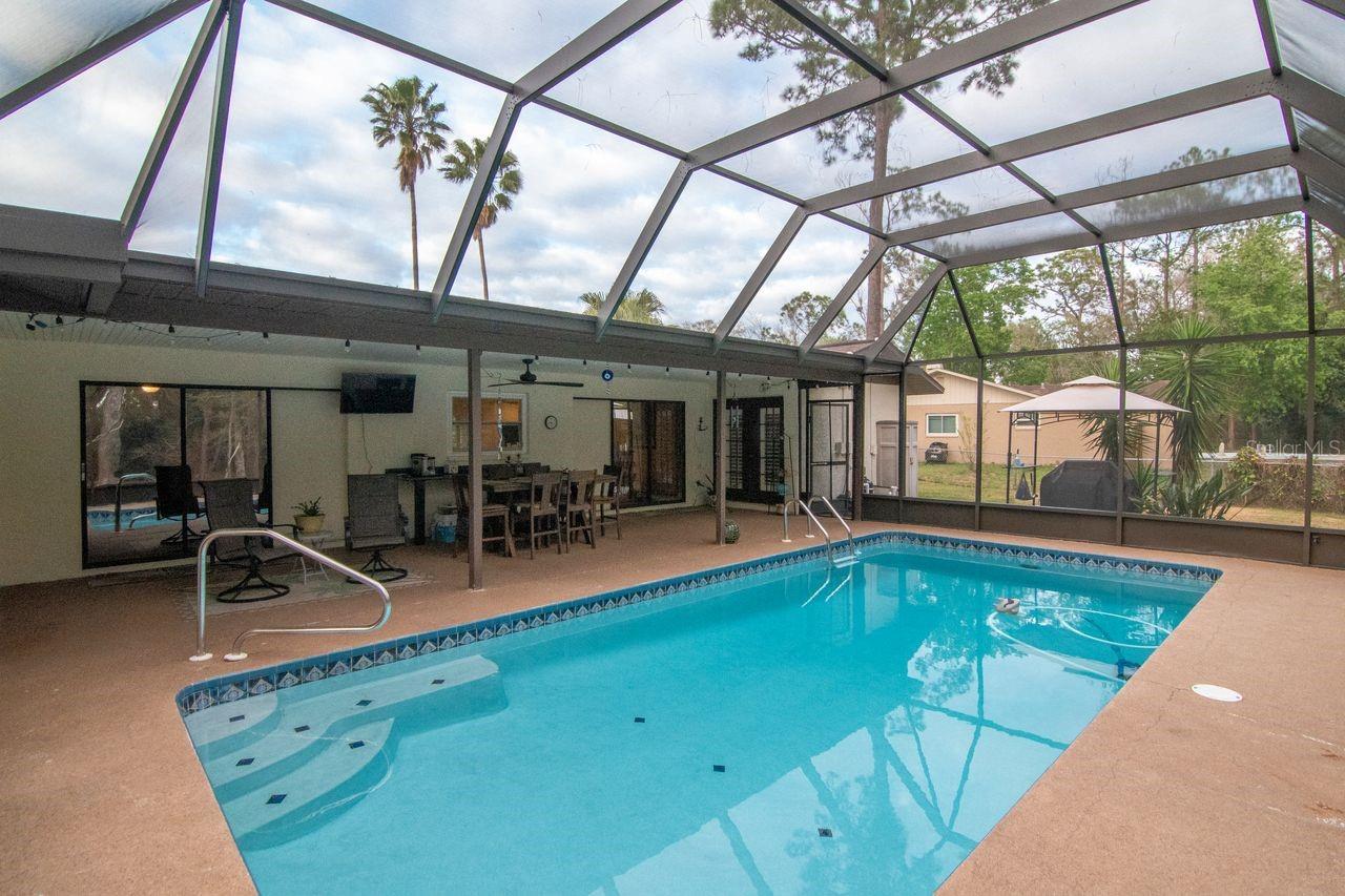 RIVER SIDE VILLAGE - Residential