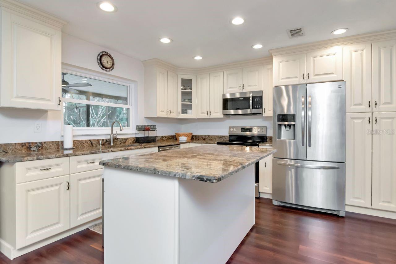 RIVER SIDE VILLAGE - Residential