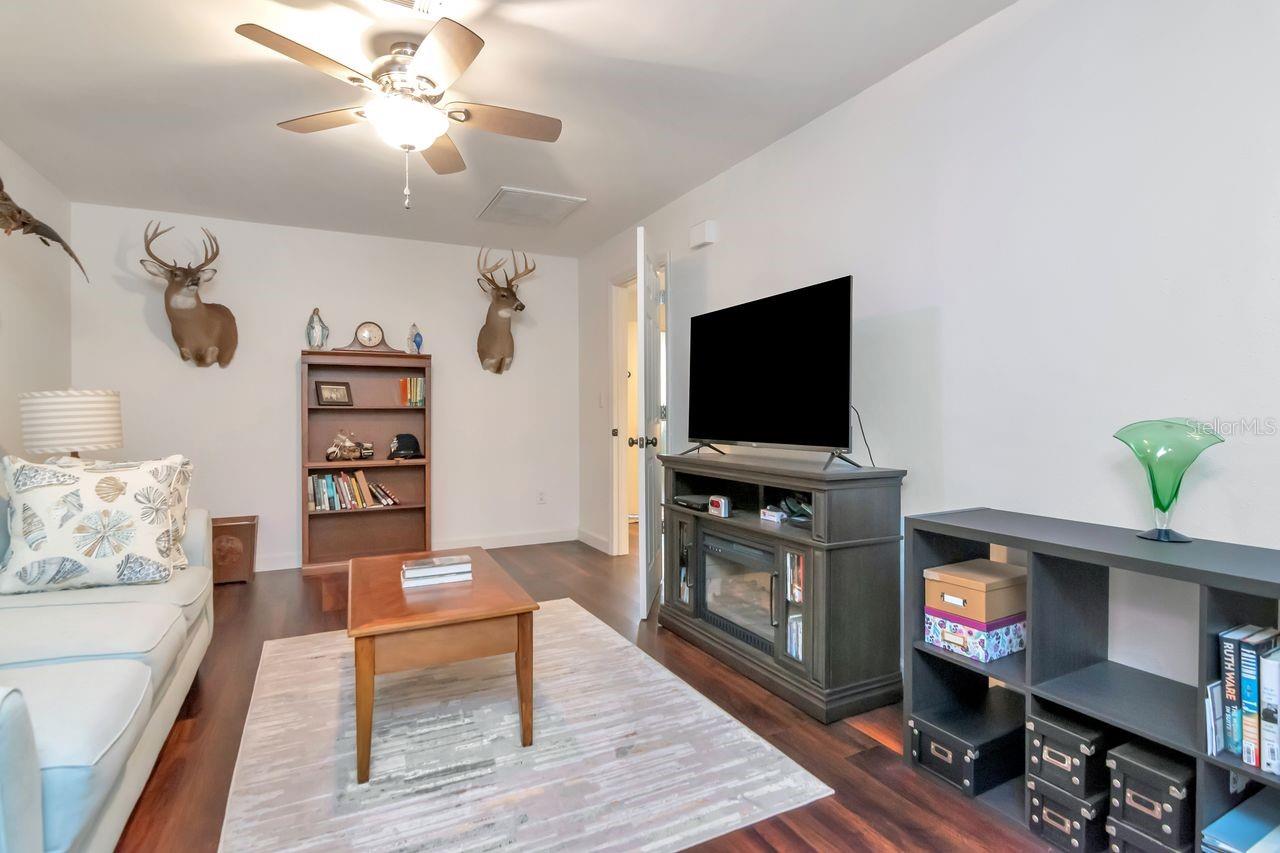 RIVER SIDE VILLAGE - Residential