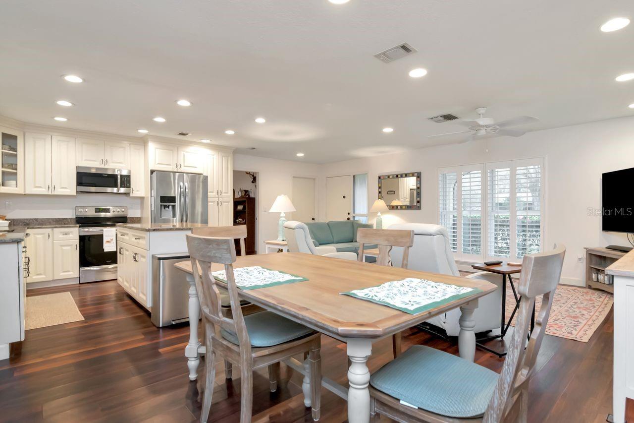 RIVER SIDE VILLAGE - Residential