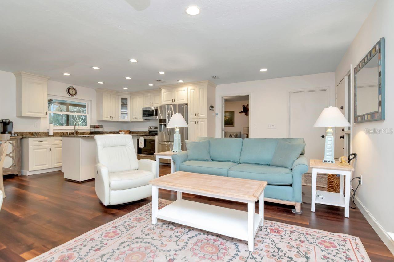 RIVER SIDE VILLAGE - Residential