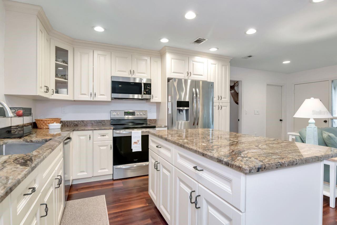 RIVER SIDE VILLAGE - Residential