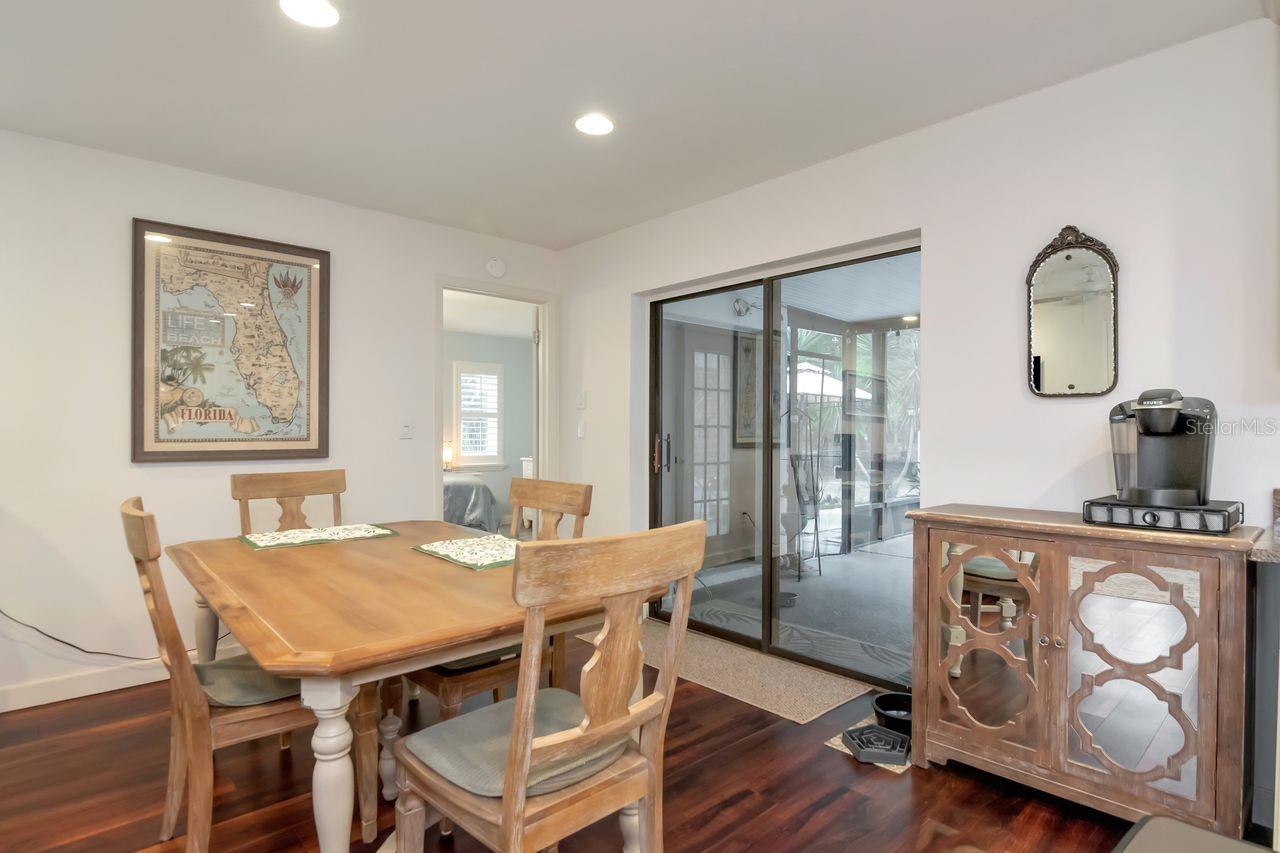 RIVER SIDE VILLAGE - Residential