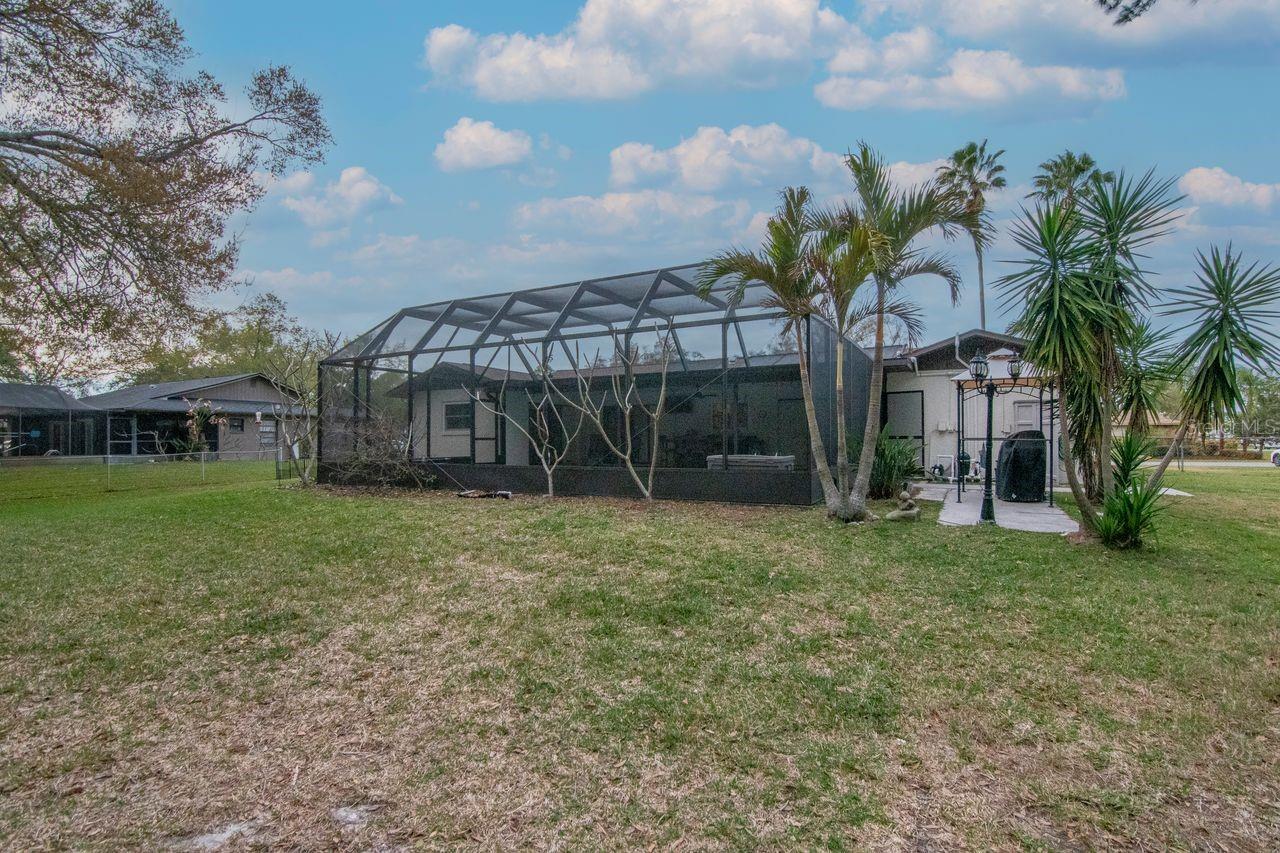 RIVER SIDE VILLAGE - Residential