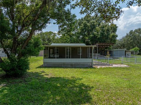 A home in LAKE WALES