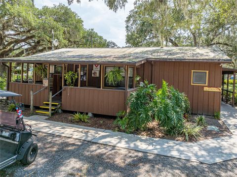 A home in LAKE WALES