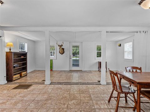 A home in LAKE WALES