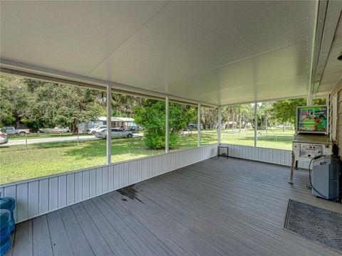 A home in LAKE WALES