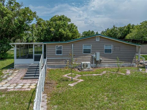 A home in LAKE WALES