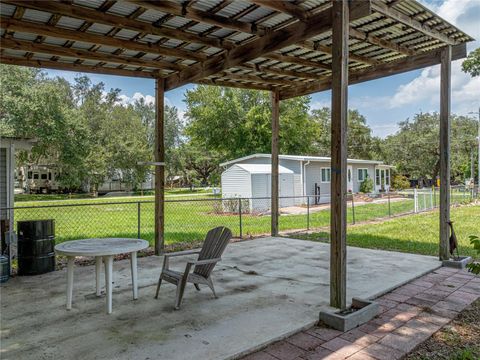 A home in LAKE WALES