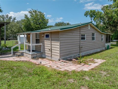 A home in LAKE WALES