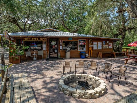 A home in LAKE WALES