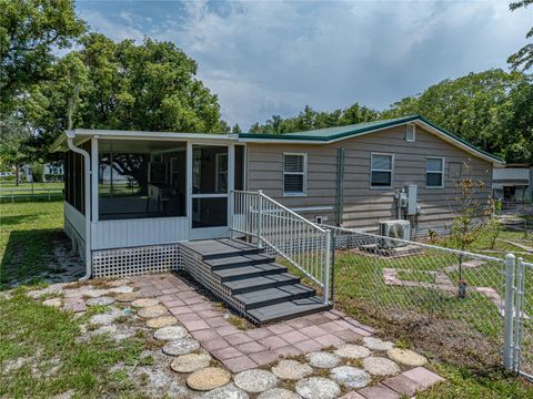 A home in LAKE WALES