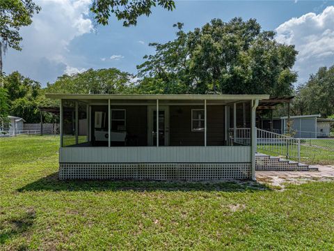 A home in LAKE WALES