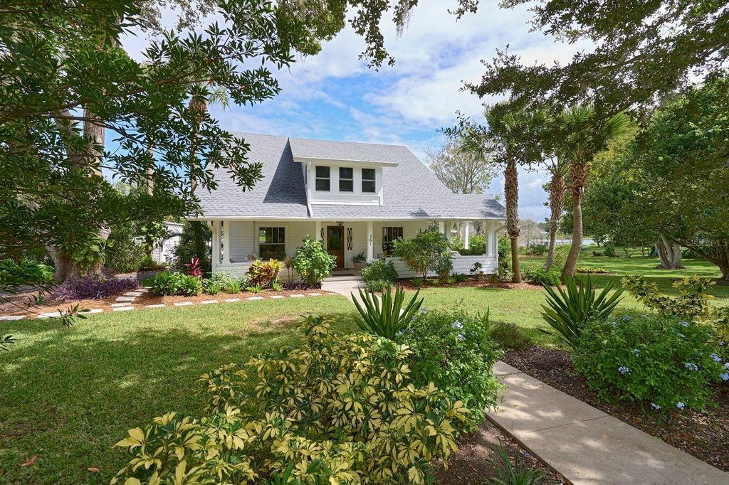 Photo of 261 N Lakeview Drive, Lake Helen, FL 32744 (MLS # O6345125)