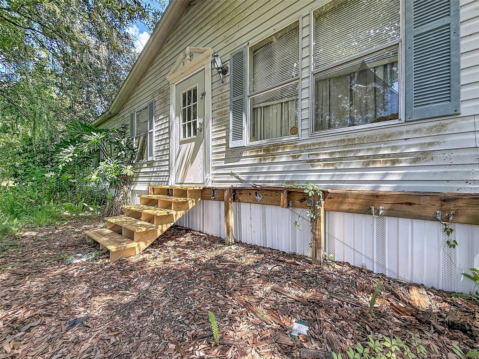 6204 KELLY ROAD