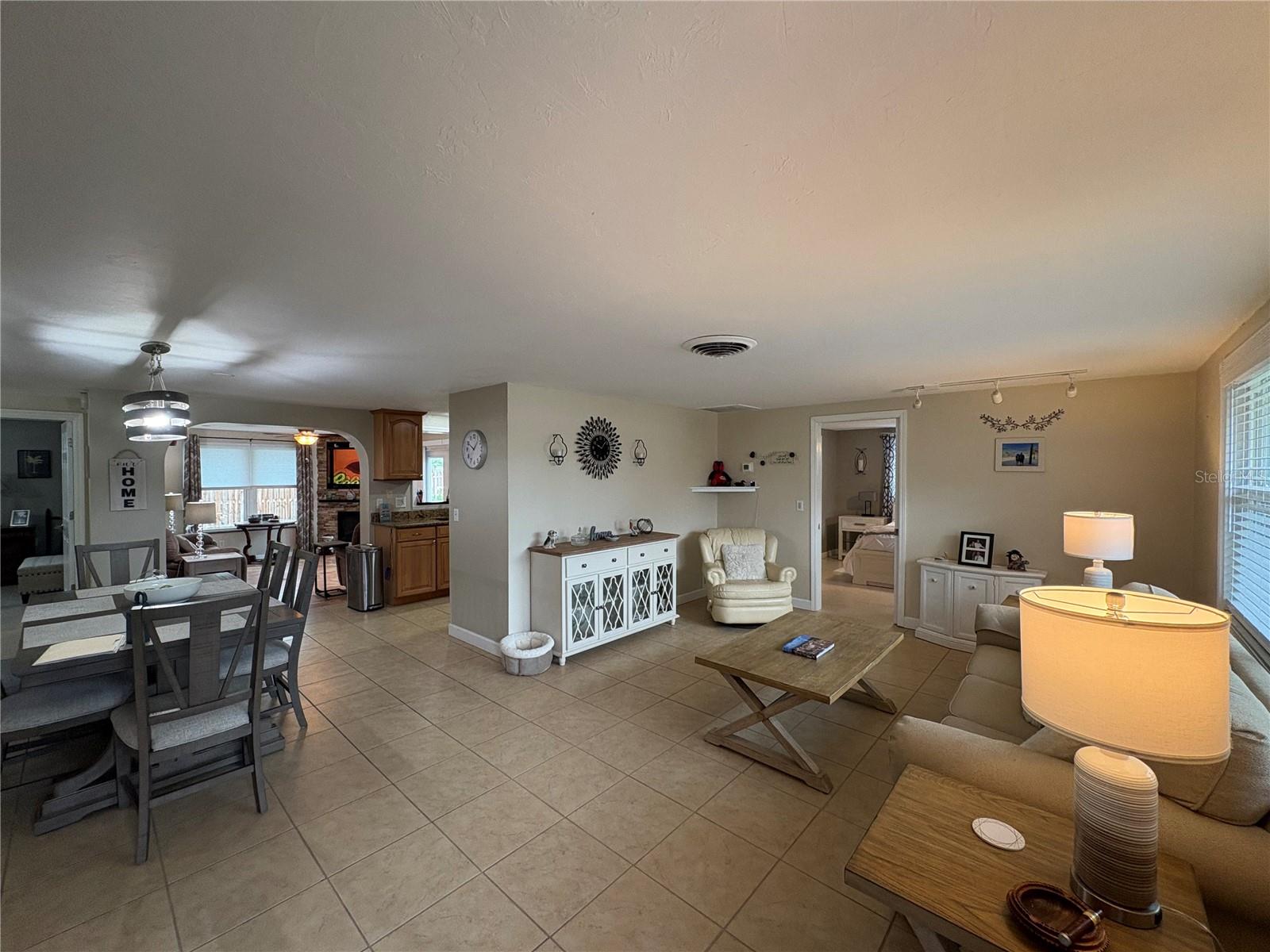 SOUTH VENICE - Residential