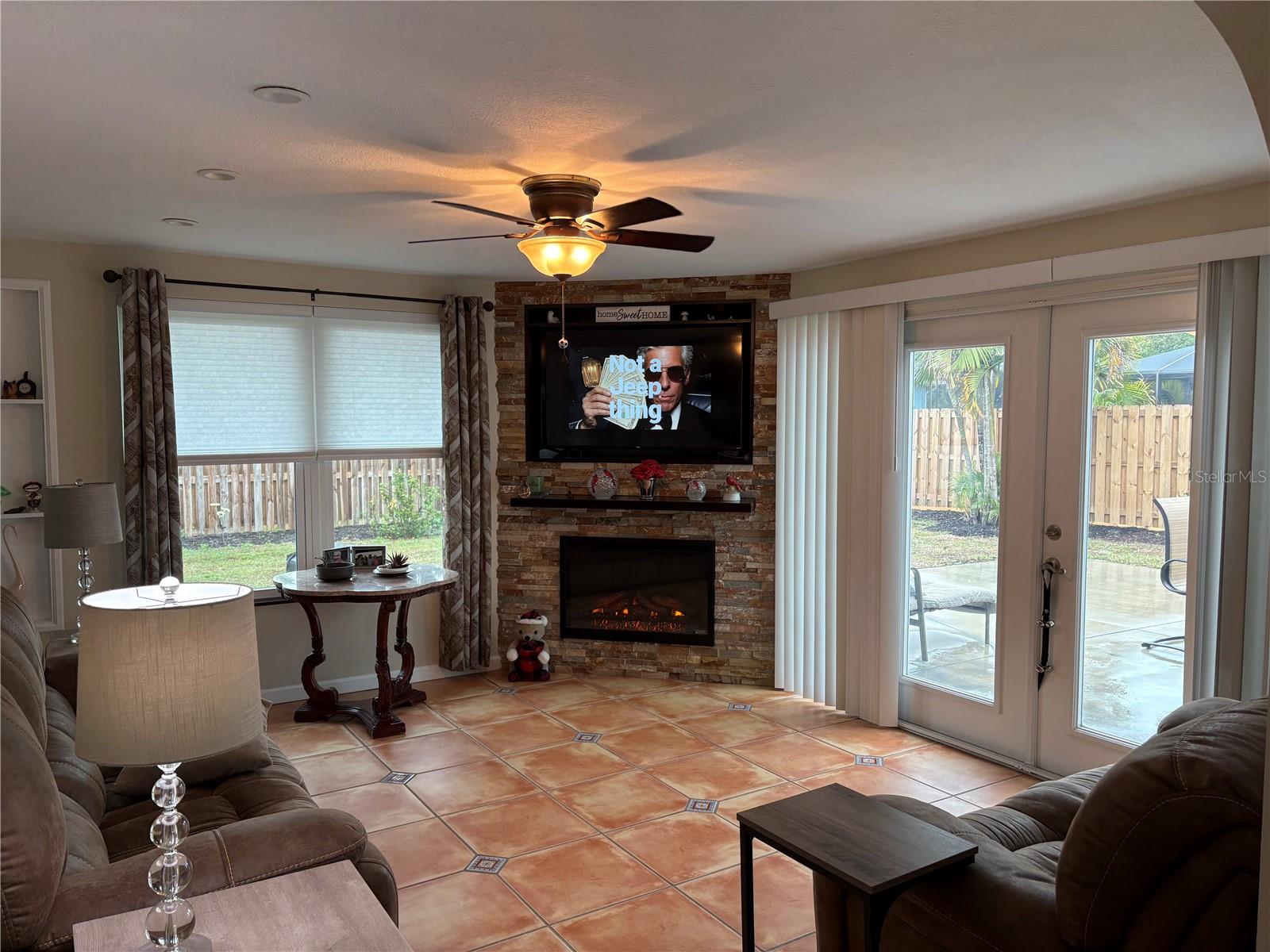 SOUTH VENICE - Residential