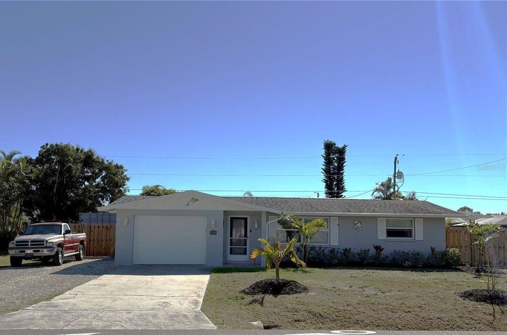 Photo of 3319 Shamrock Drive, Venice, FL 34293 (MLS # A4679484)