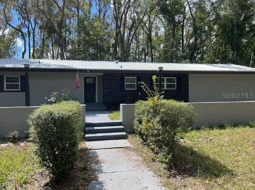 Newly Renovated 3BR/2BA Home – Prime Gainesville Location!
Move right in to this freshly updated home at 5021 W University Ave, just minutes from UF, shopping, and major highways. Enjoy a bright open layout, a modern kitchen, new finishes throughout, a large yard, and plenty of parking.
 Ideal for professionals, or families.