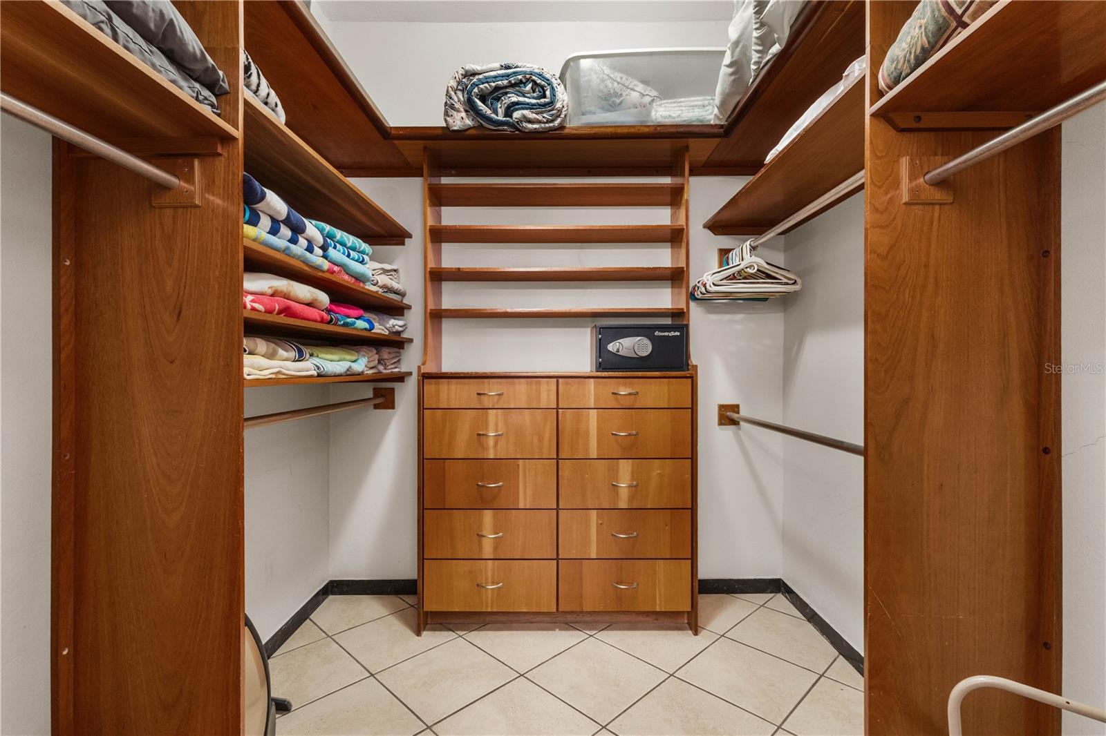 1858 MCLEARY - Residential