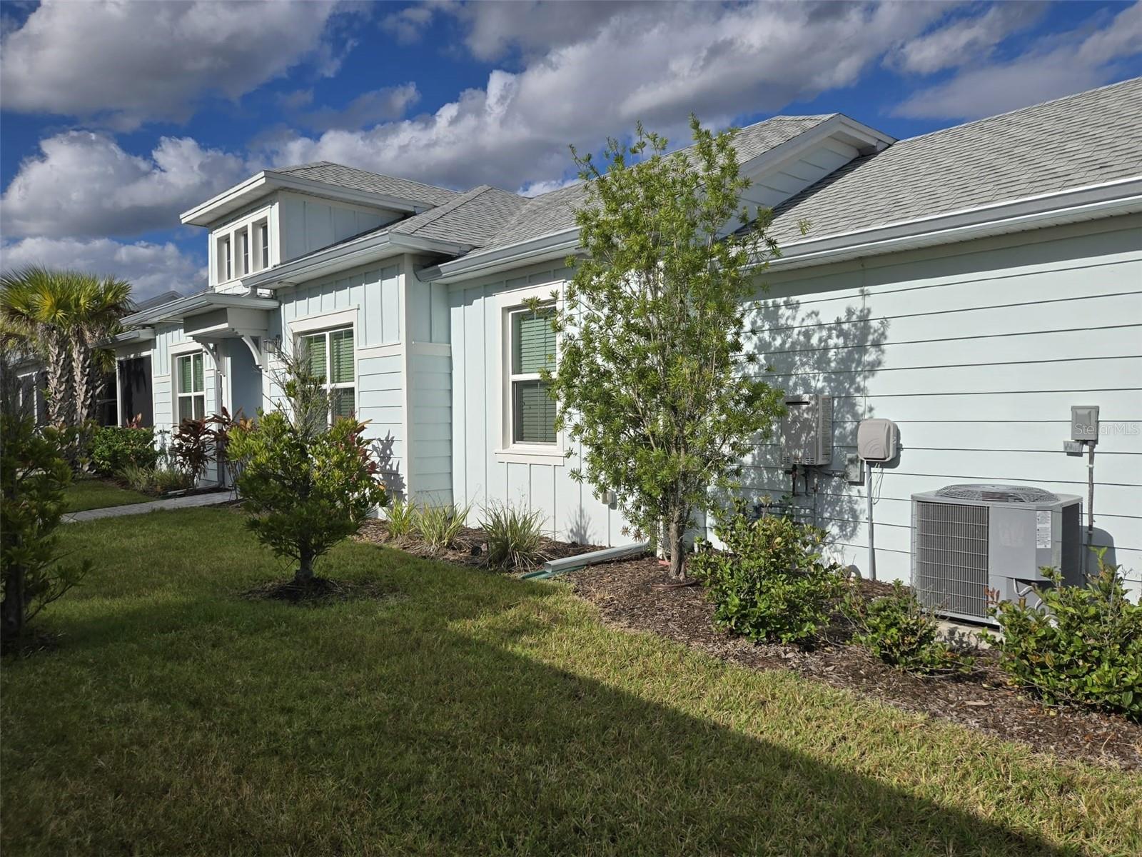 422 LIME AVENUE