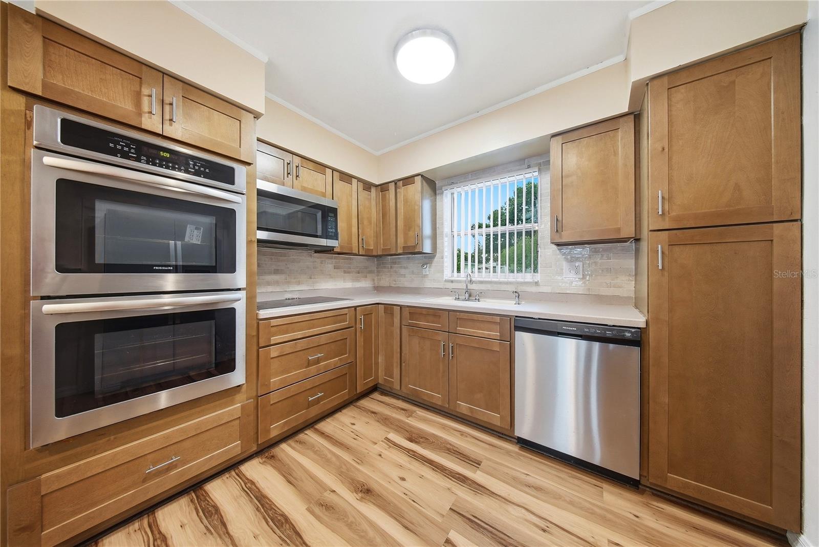 MEADOW LAWN 10TH ADD - Residential