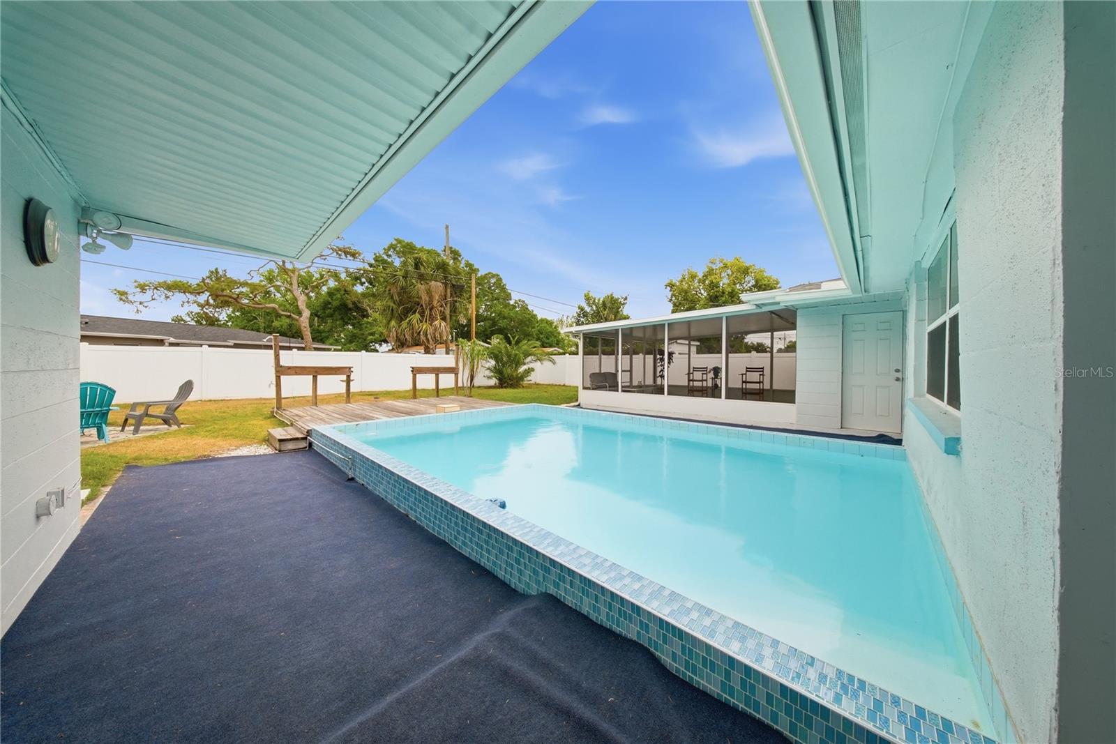 MEADOW LAWN 10TH ADD - Residential