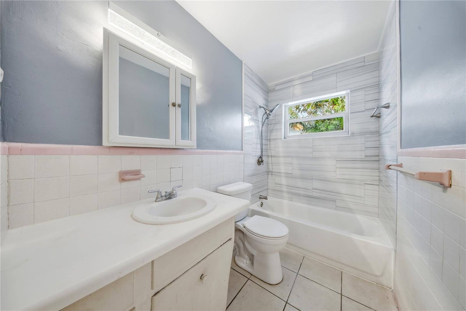 MEADOW LAWN 10TH ADD - Residential