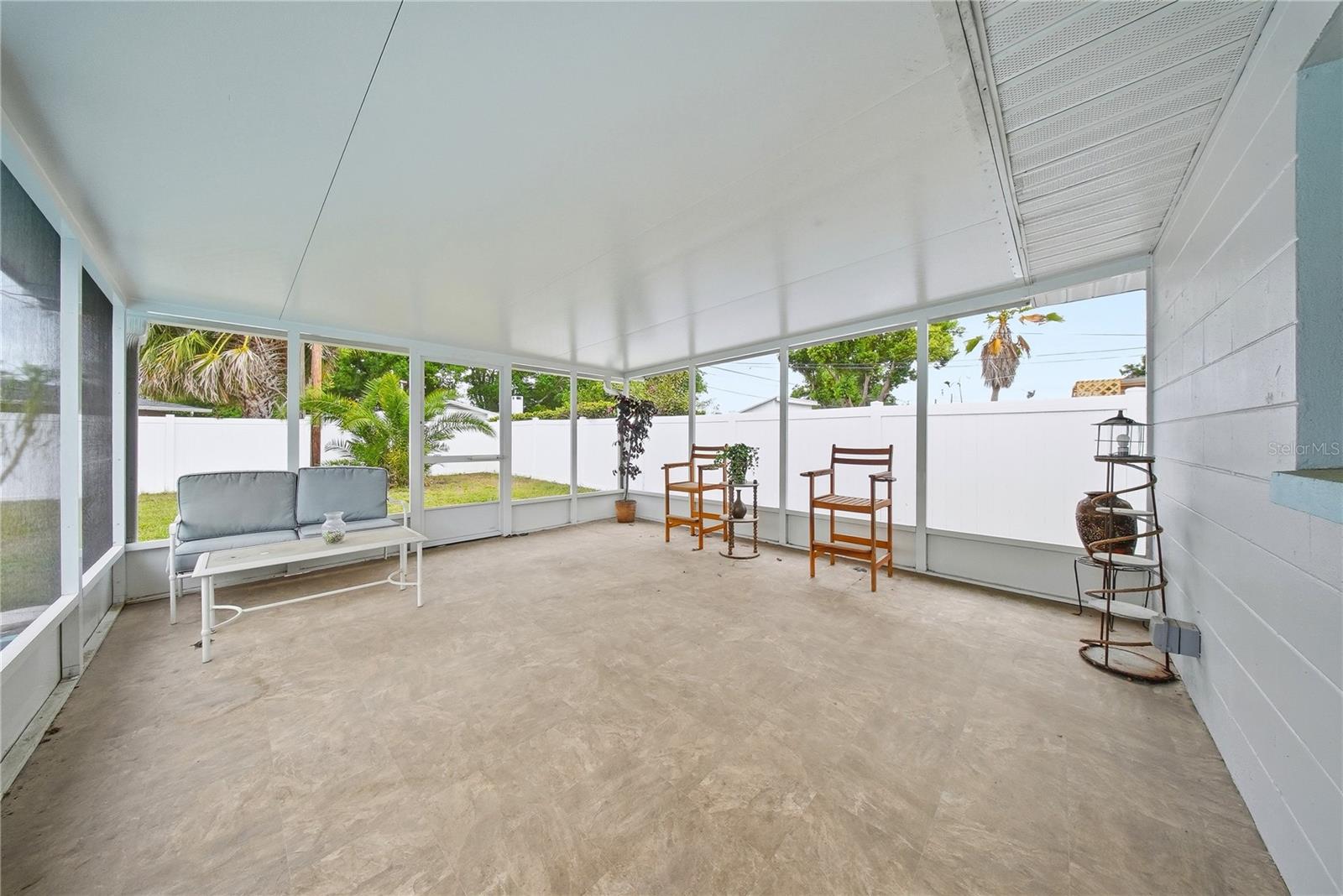 MEADOW LAWN 10TH ADD - Residential