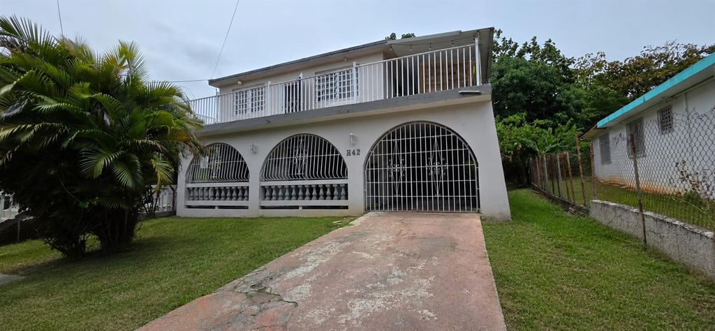 Photo of 10 Parcelas Vanscoy, Bayamon, PR 00957 (MLS # PR9122688)