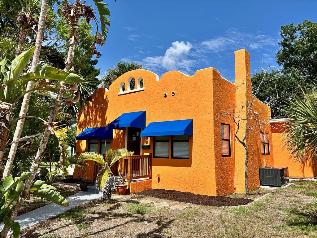 Photo of 1315 24th St W, Bradenton, FL 34205 (MLS # TB8530543)