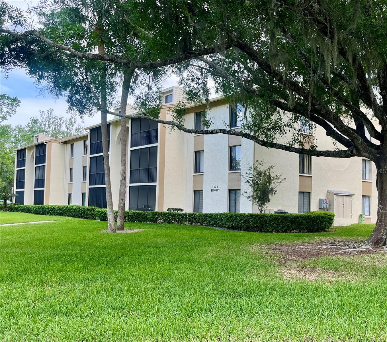 PINE RIDGE AT LAKE TARPON VILLAGE - Residential
