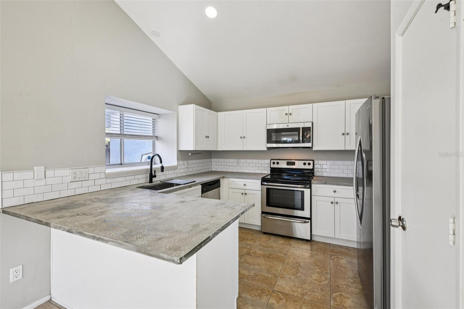 HORSESHOE BEND SEC 02 - Residential