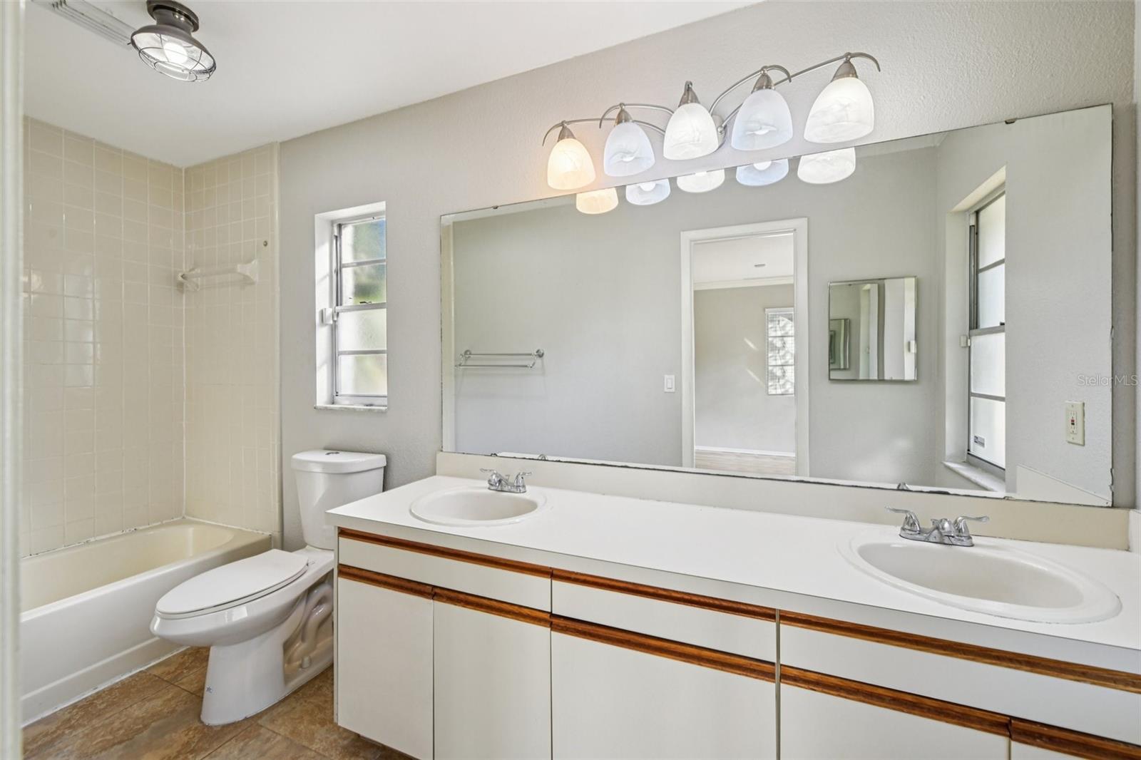 HORSESHOE BEND SEC 02 - Residential